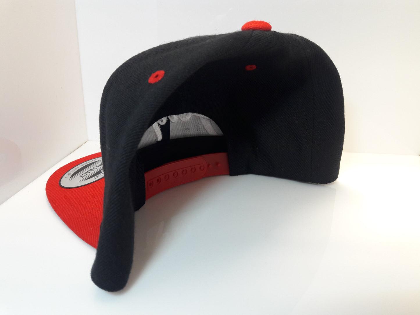 3D Embroidered Black and Red Jalpa Zac Flexfit - Classic Snapback Two-Tone Cap